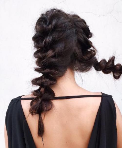 Модели на макияж и прически требуются. 03