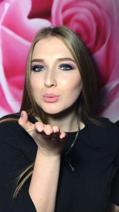 Сертифицированный визажист к вашим услугам, а именно: 05