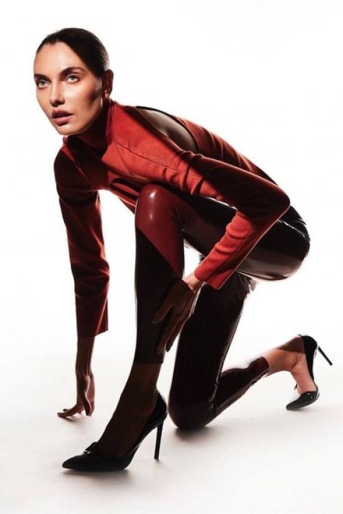 Находимся в поиске визажиста/стилиста по волосам для съёмки каталога и имиджа бренда танцевальной одежды Tinni. 02