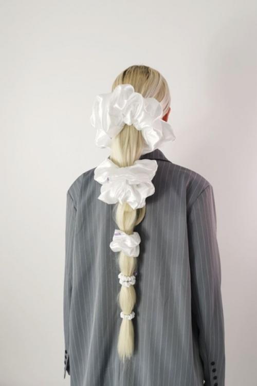 Ккка. Для того, чтобы праздничный образ был полным и гармоничным, стоит продумать не только одежду, но и прическу, макияж, аксессуары. 07