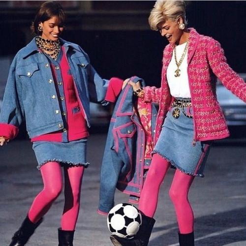 Стиль 80-х - это эпоха смелых решений, ярких цветов и выраженной индивидуальности. 01