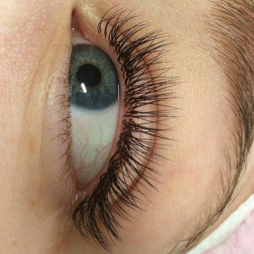 Наращивание ресничек. Классический объем 500. 04