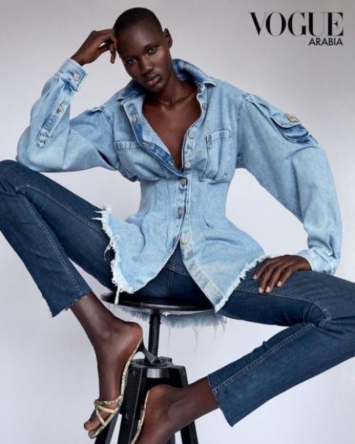 Находимся в поиске визажиста/стилиста по волосам для съёмки каталога и имиджа бренда танцевальной одежды Tinni. 01