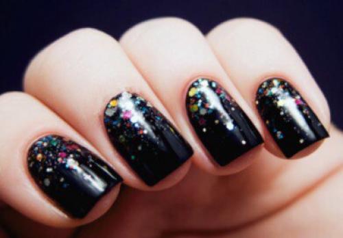 Как правильно выбрать новогодний маникюр? 04