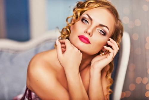 Дорогие красавицы!  На 8 марта есть несколько мест на макияж и прическу? 08