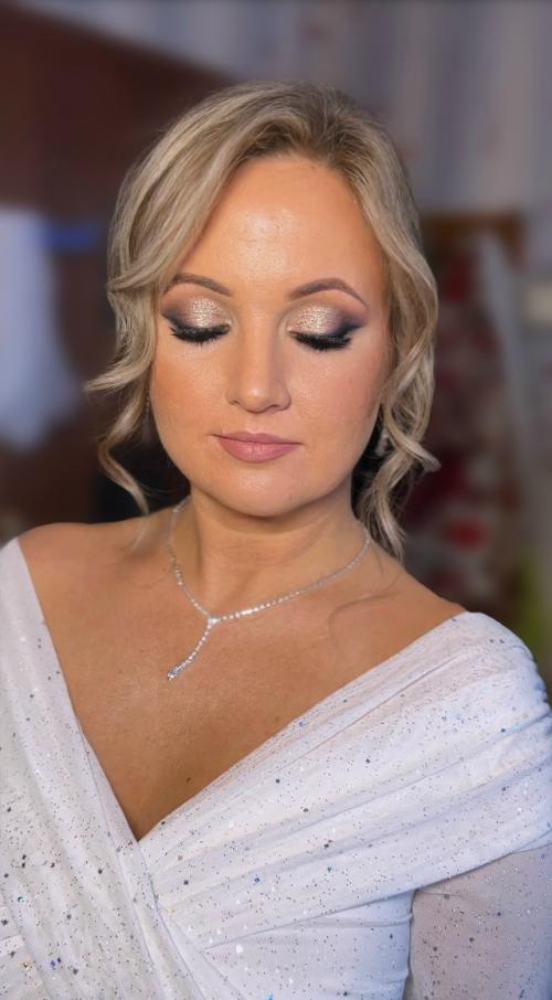 Александра и её команда поддержки: как мы выбирали идеальный образ до мелочей. 01