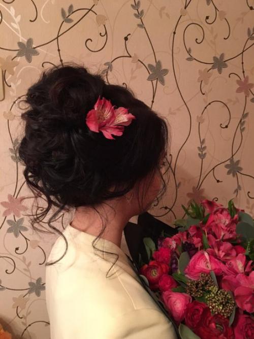 Милые девушки?  Предлагаю вам свои услуги по созданию вечерних и свадебных причёсок. 05