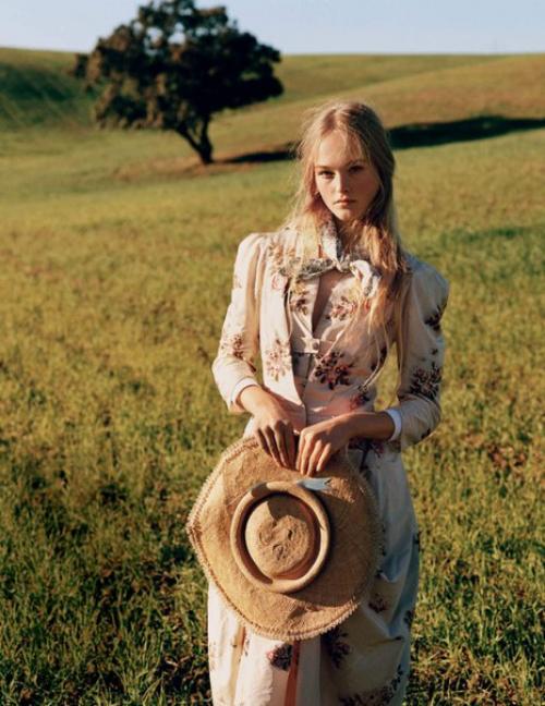 Country Life: джин Кэмпбелл в фотосессии аласдера маклеллана для Vogue UK March 2016. 03
