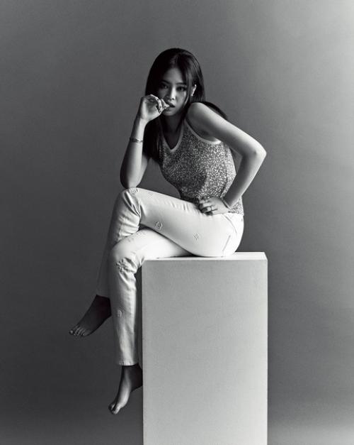 Дженни для мартовского выпуска Vogue Korea. 06