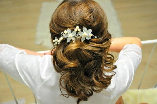 Красавицы!  Предлагаю услуги по созданию свадебного и вечернего образа. 03