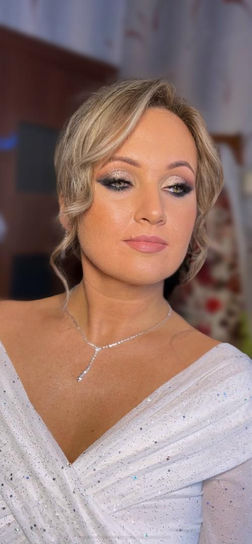 Александра и её команда поддержки: как мы выбирали идеальный образ до мелочей. 02