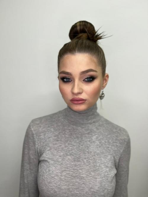 Как по разному может выглядеть макияж с разными причёсками! 01