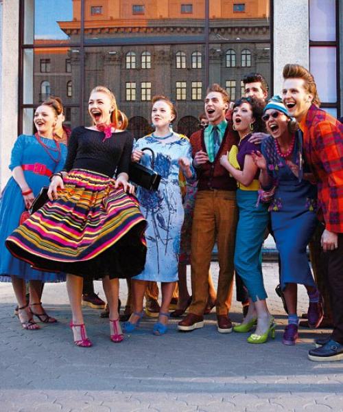 На сегодняшний день тематические вечеринки большой популярностью пользуются. 03 На сегодняшний день тематические вечеринки большой популярностью пользуются. 03