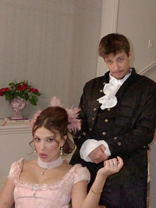 Актриса милли Бобби Браун из Очень Странных дел отпраздновала свое 22-летие. 01