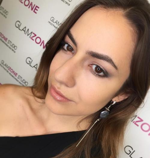 Визажист - стилист.  Делаю любой макияж от дневного до вечернего, прически от локонов до собранных. 04