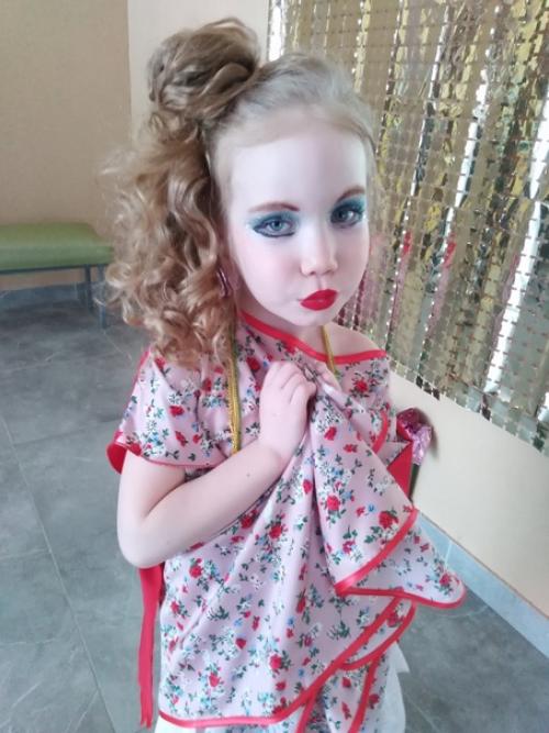 Сделаю причёску, наведу я макияж. 01