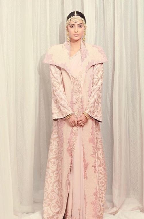 Образ сонам капур ахуджа для Fashion Trust Arabia Awards: 06