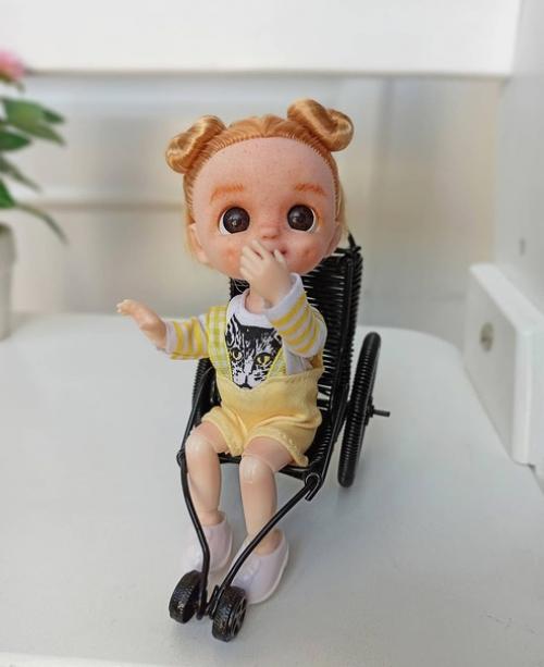 Я хочу познакомить вас с девочкой Аришей. 01