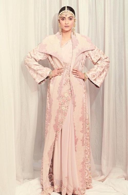 Образ сонам капур ахуджа для Fashion Trust Arabia Awards: 04