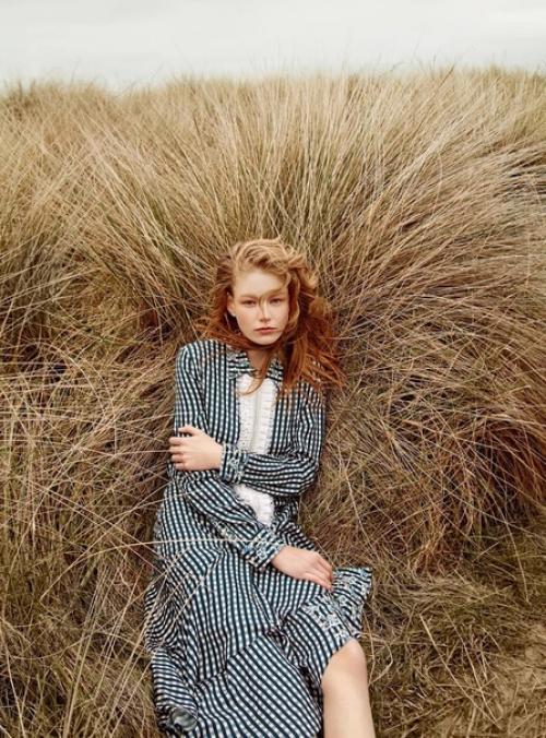 Очаровательная рыжеволосая модель из Великобритании для Harper's Bazaar UK июль 2016. 03