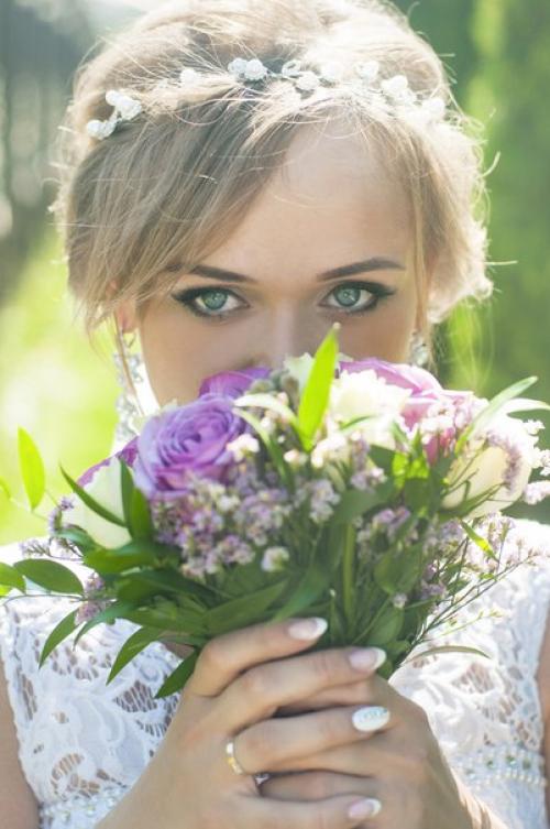 Дорогие девушки!  Предлагаю услуги стилиста - визажиста. 02