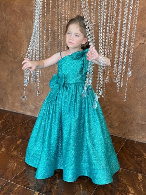 Почему удобно провести студийную фотосессию в день выпускного? 04 Почему удобно провести студийную фотосессию в день выпускного? 04