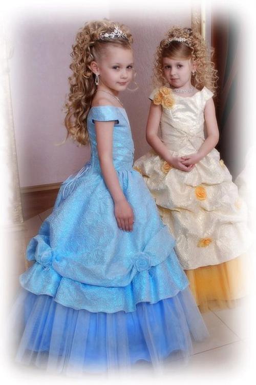 Любая девушка хочет на праздник выглядеть лучше всех, это касается не только наряда, но и макияжа. 02