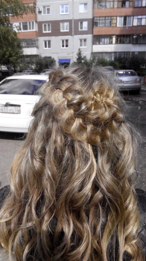 Дорогие мои красавицы в предверии 8 марта успейте записаться на макияж и прическу, супер предложение локоны или вечерняя причёска всего за 500 руб! 01