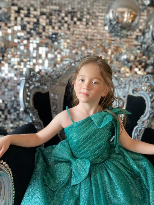 Почему удобно провести студийную фотосессию в день выпускного? 05 Почему удобно провести студийную фотосессию в день выпускного? 05