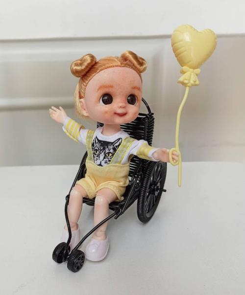 Я хочу познакомить вас с девочкой Аришей. 03