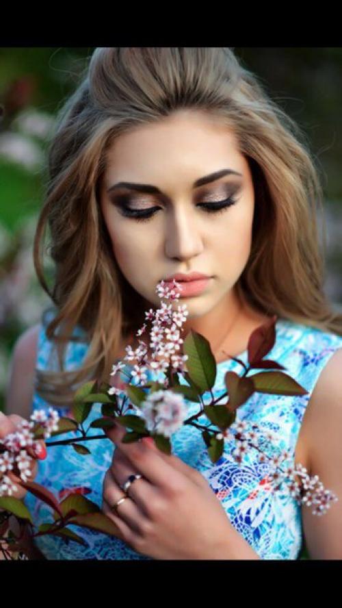 Милые красавицы?  Студия красоты предлагает вам стать более привлекательными. 07