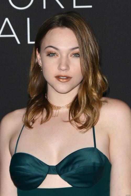 Минувшим вечером в ЛА прошла премьера фильма Прежде чем я Упаду, на которой присутствовала вайолетт. 04