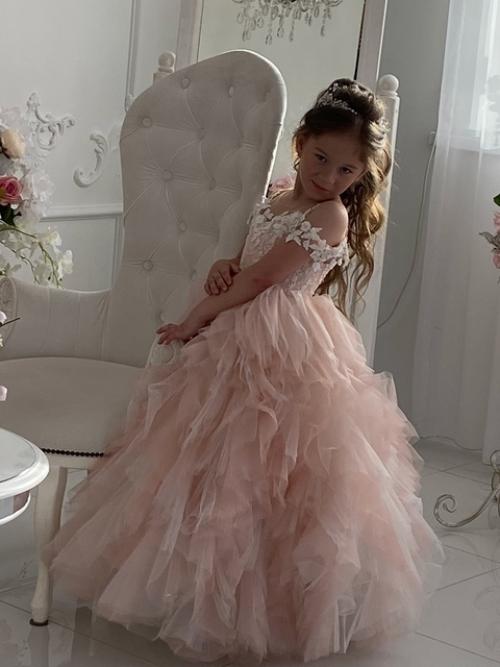 Почему удобно провести студийную фотосессию в день выпускного? 01 Почему удобно провести студийную фотосессию в день выпускного? 01