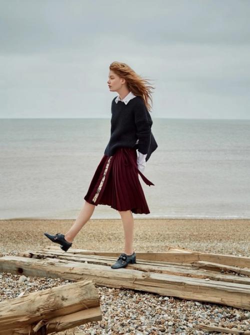 Очаровательная рыжеволосая модель из Великобритании для Harper's Bazaar UK июль 2016. 05