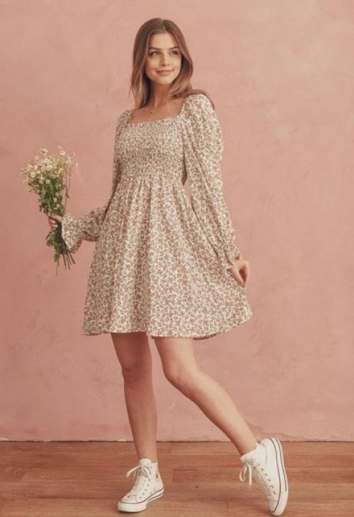 Lovely - кор. Lovely (лавли) - в переводе с английского означает прекрасный, красивый, чудесный, очаровательный, привлекательный, восхитительный. 02