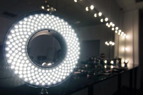 Дорогие мастера, я сдаю в аренду рабочие места для мастеров по наращиванию ресниц, бровистов, визажистов - стилистов по прическам! 02