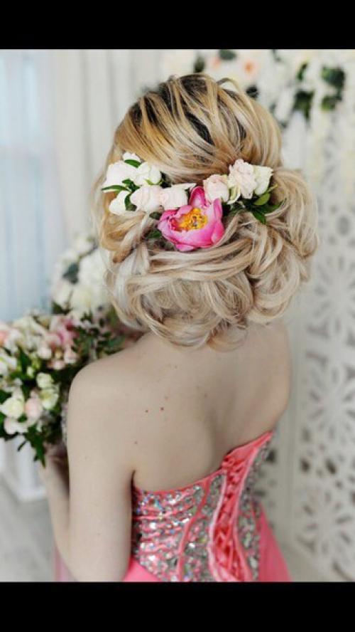 Милые красавицы?  Студия красоты предлагает вам стать более привлекательными. 09