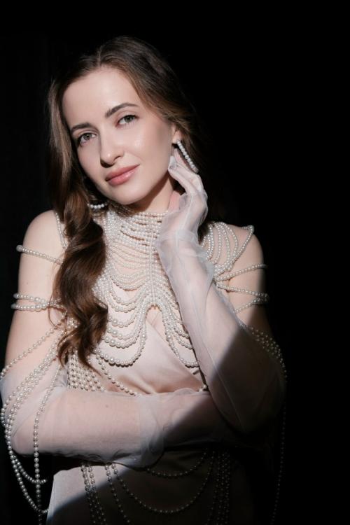 Добрый день!  Фотограф и модель ищет визажиста, который сможет выполнить макияж и прическу в формате ТФП 4 или 7 мая. 02