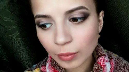 Мастер на ВЫЕЗД?  Макияж - 300-500 р. 03