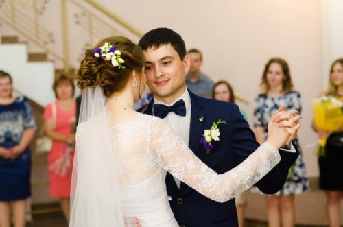 Живые цветы восхитительны в свадебной прическе? 05