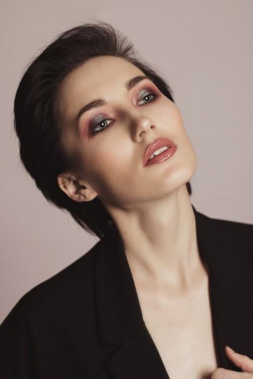 Внимание!  Только в апреле и мае по репосту макияж + прическа 1500. 05