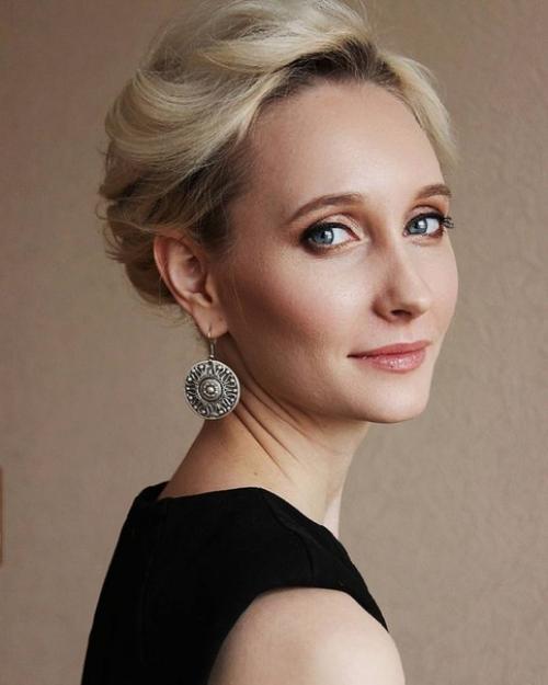 Нужны модели на прически, макияж и создание свадебных образов. 01