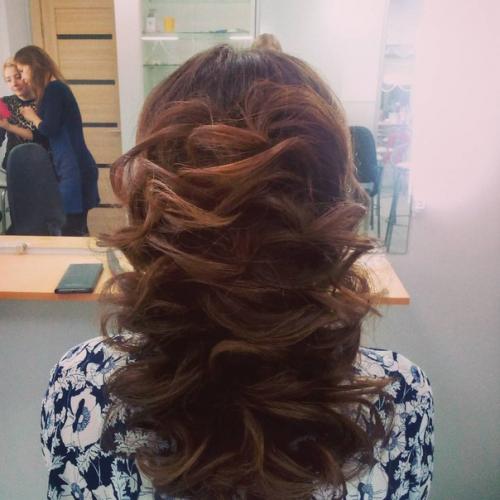 Девочки?  Прошла несколько мастер-классов по очень красивым причёскам. 06