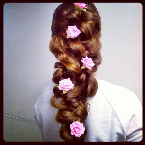 Девочки!  Записывайтесь на прически к выпускному уже сейчас? 01