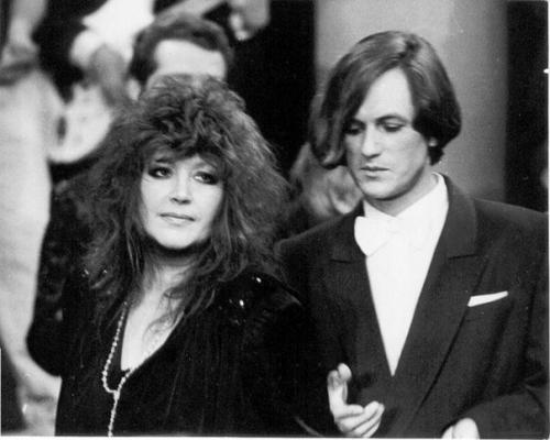 Смелая хулиганка vs икона стиля: какой была Алла Пугачева в разные годы. 02 Смелая хулиганка vs икона стиля: какой была Алла Пугачева в разные годы. 02