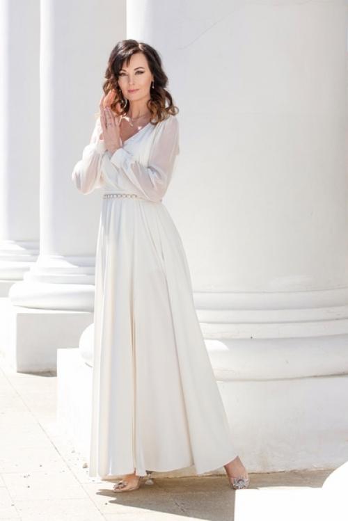 Наши специалисты создадут вам красивый образ на свадьбу и таинство венчания. 06