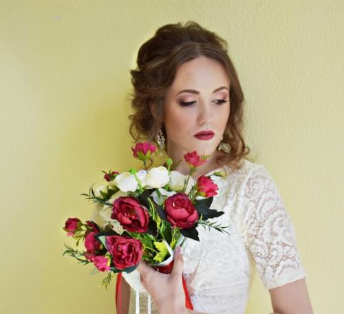 Возьму моделек для создания разных образов (вечерних, свадебных, креативных). 05