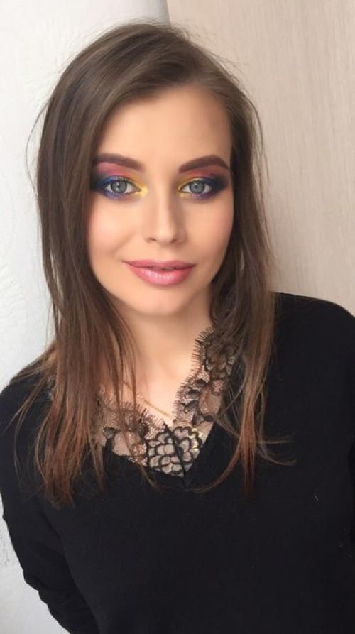 Макияж?  Причёски?  Укладки. 01