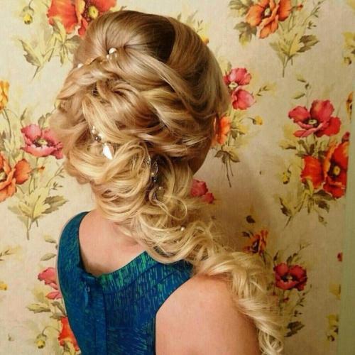 Визажист?  Стилист по причёскам. 01