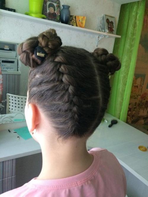 Девчата?  Совсем скоро во всех школах прозвенят последнии звонки. 02